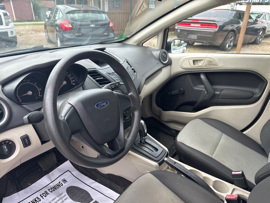 2013 Ford Fiesta Image 7