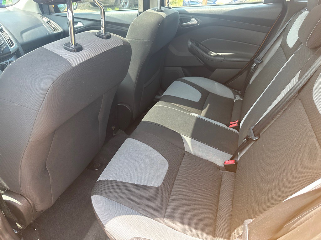 2012 Ford Focus Image 8