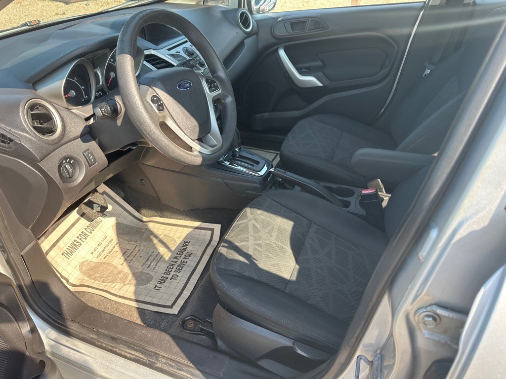 2012 Ford Fiesta Image 7