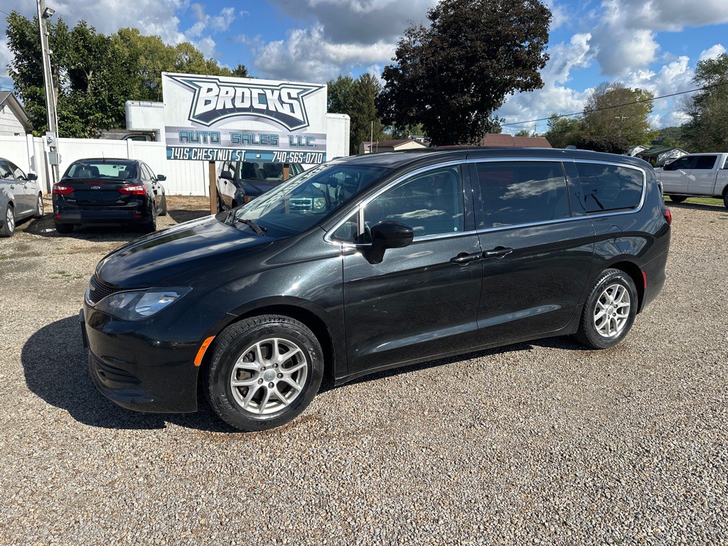2017 Chrysler Pacifica Image 1