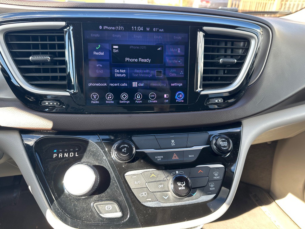 2017 Chrysler Pacifica Image 10