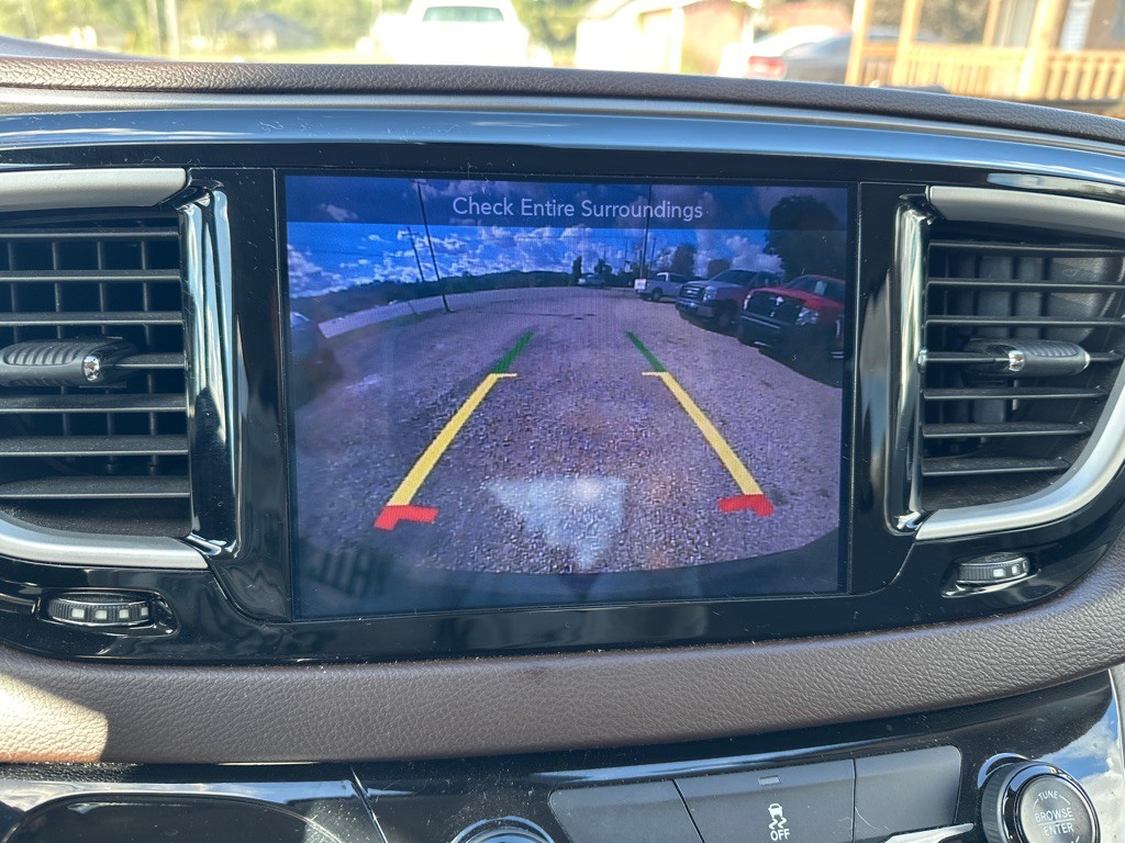 2017 Chrysler Pacifica Image 11