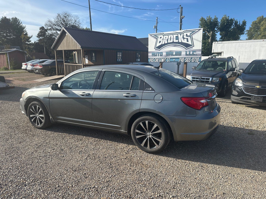 2012 Chrysler 200 Image 6