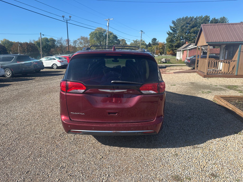 2017 Chrysler Pacifica Image 5