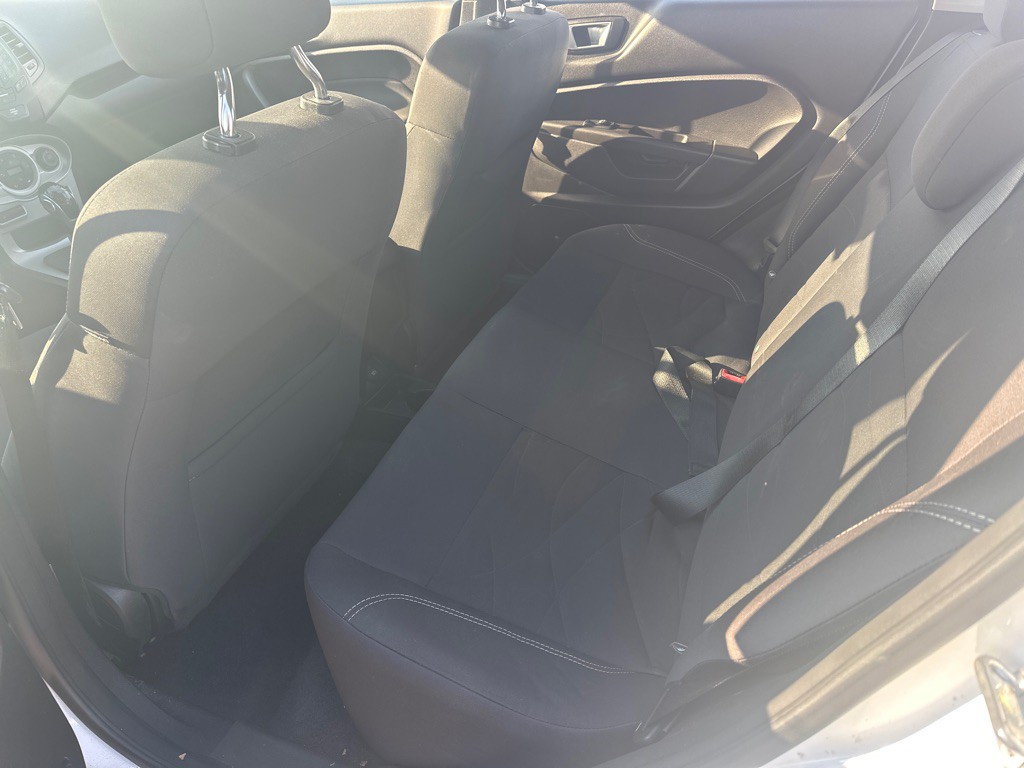 2016 Ford Fiesta Image 8