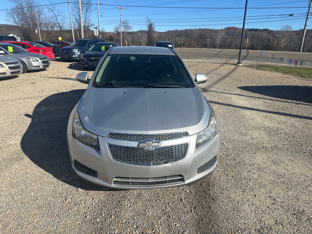 2014 Chevrolet Cruze Image 2