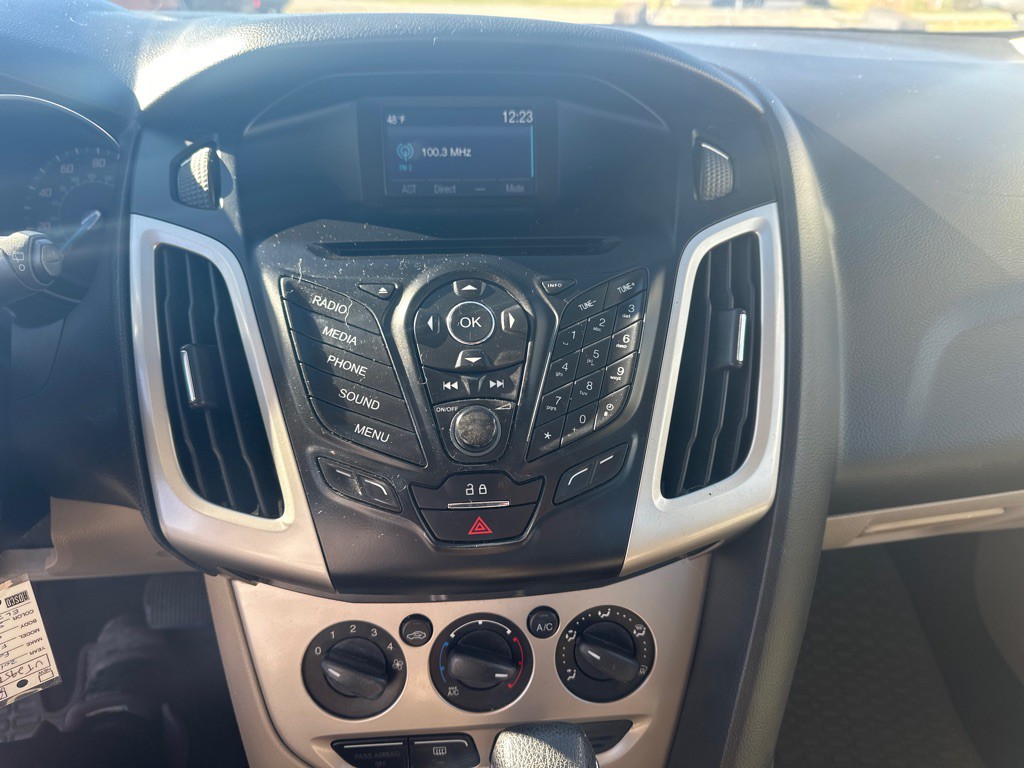 2014 Ford Focus Image 9