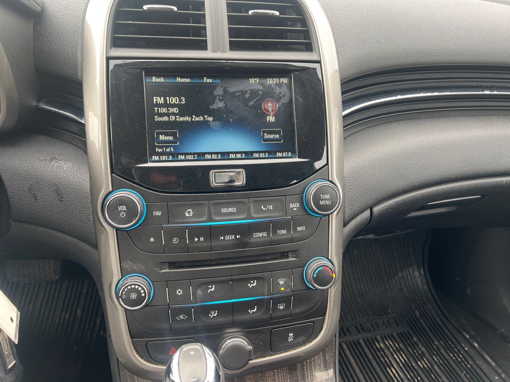 2015 Chevrolet Malibu Image 8