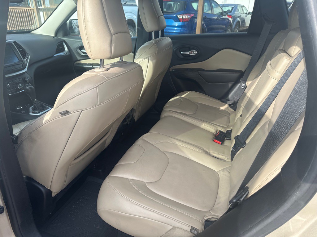 2015 Jeep Cherokee Image 9