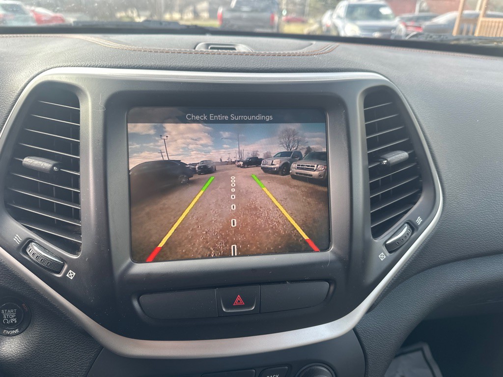 2015 Jeep Cherokee Image 12