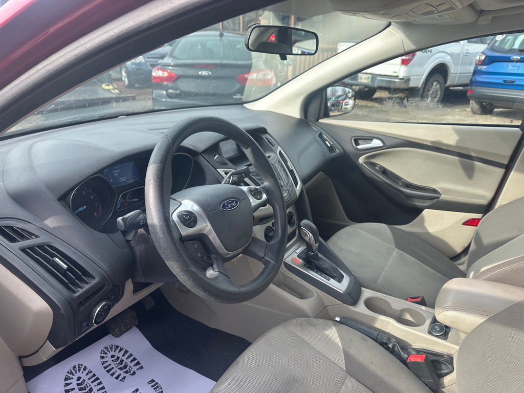 2014 Ford Focus Image 8