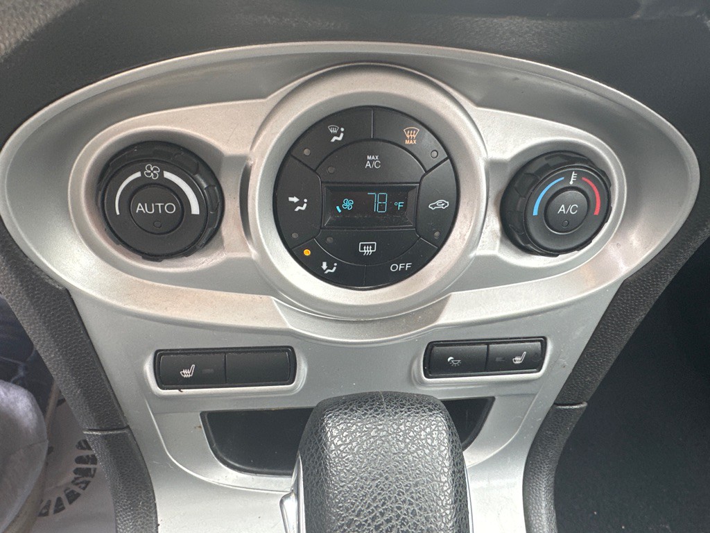 2018 Ford Fiesta Image 9