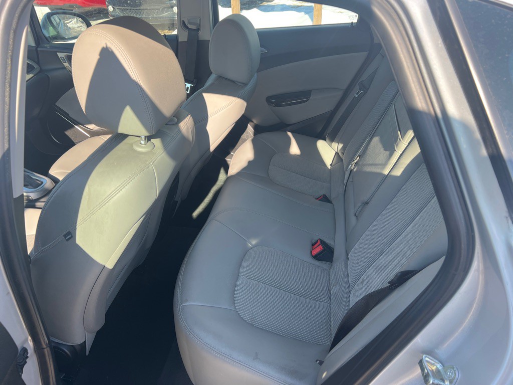 2014 Buick Verano Image 8