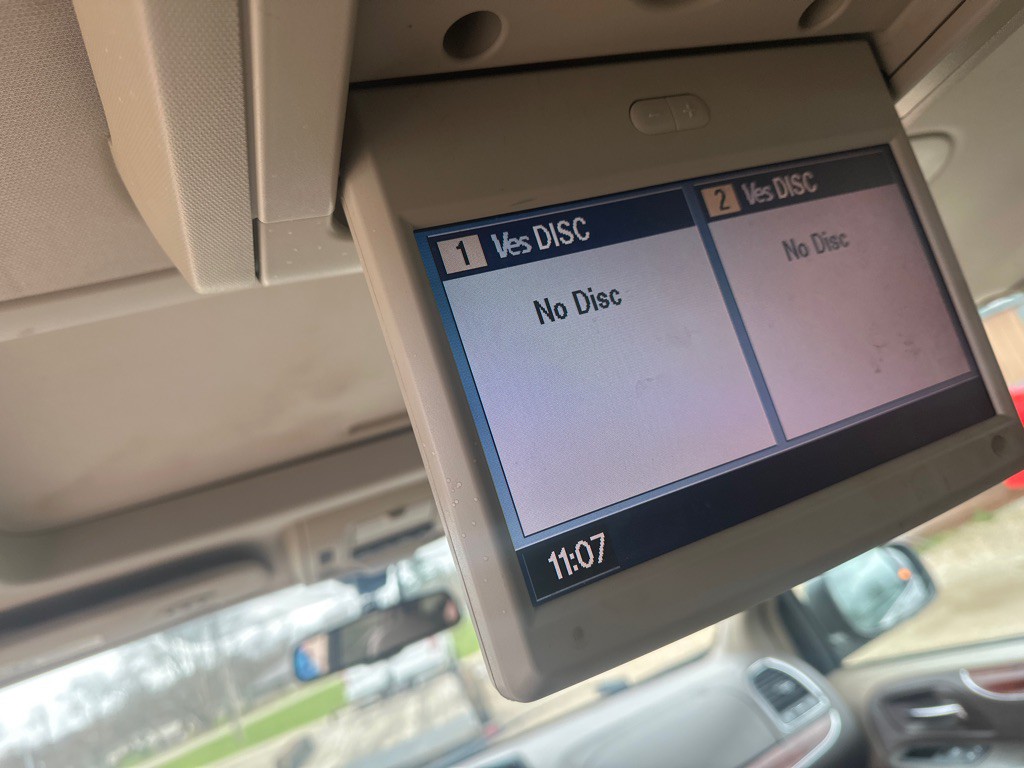 2012 Chrysler Town & Country Image 9