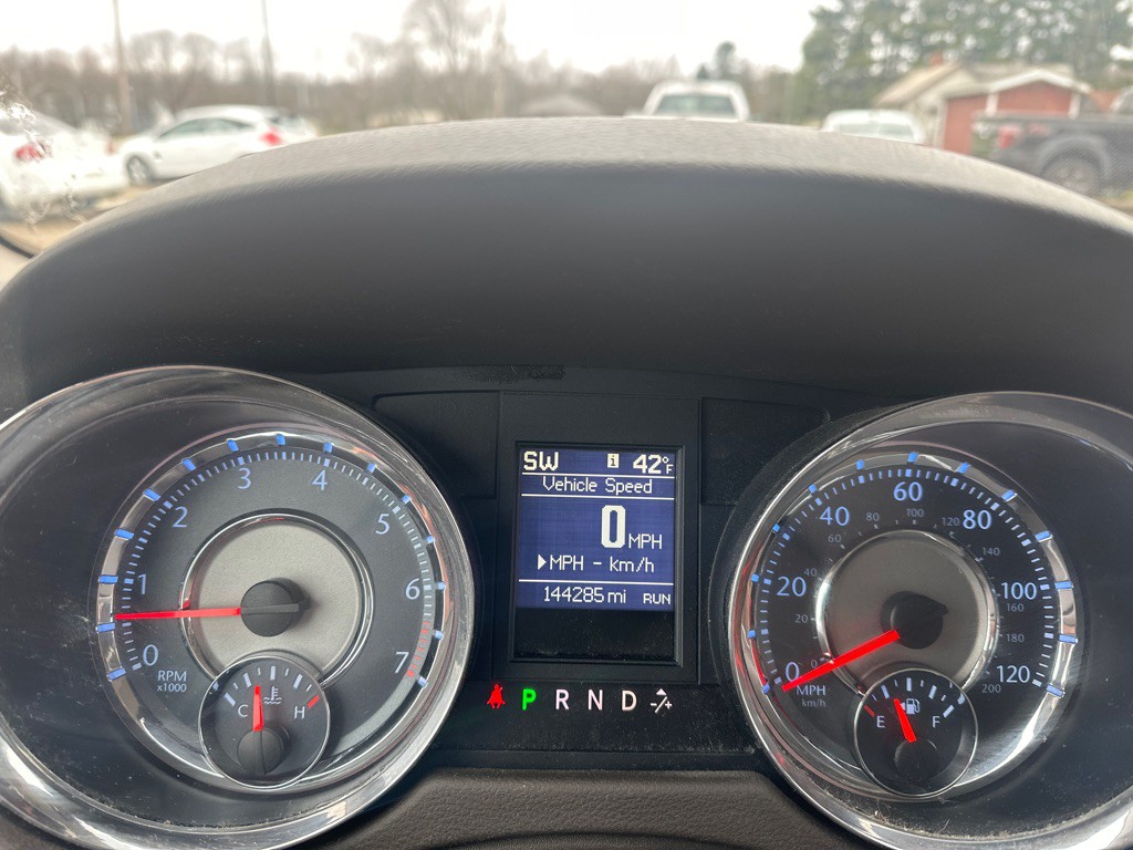 2012 Chrysler Town & Country Image 13