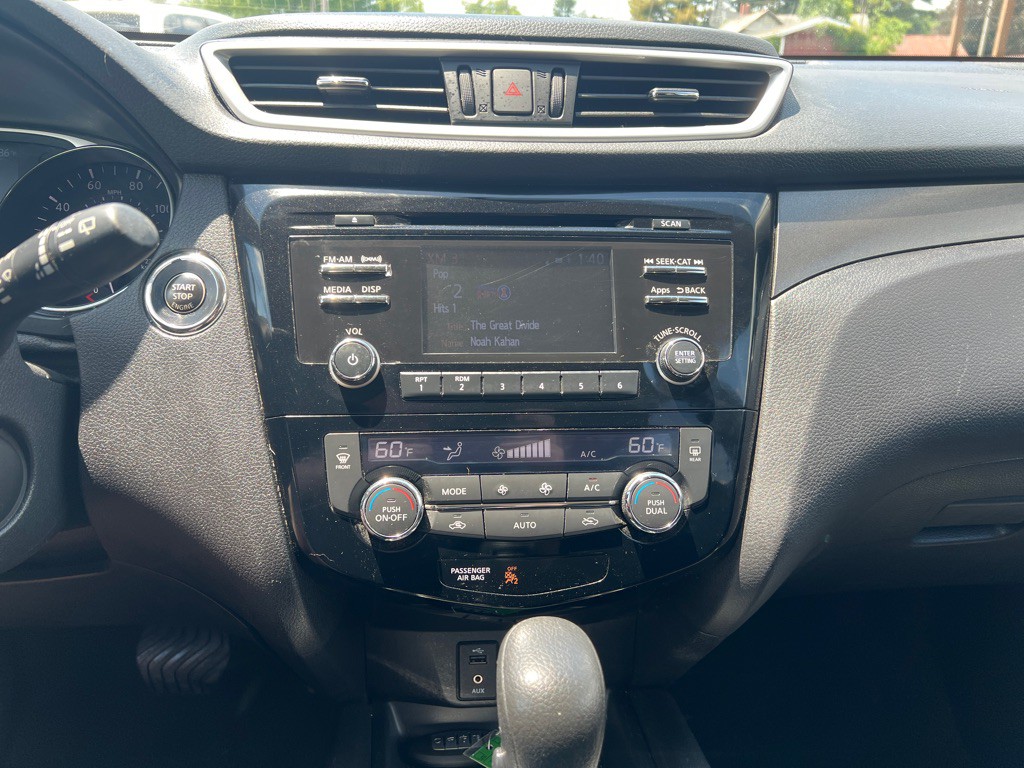 2016 Nissan Rogue Image 9