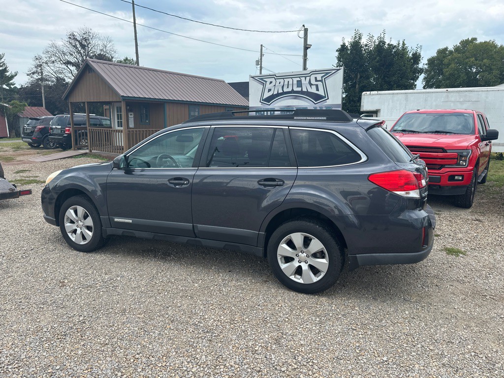 2011 Subaru Outback Image 6