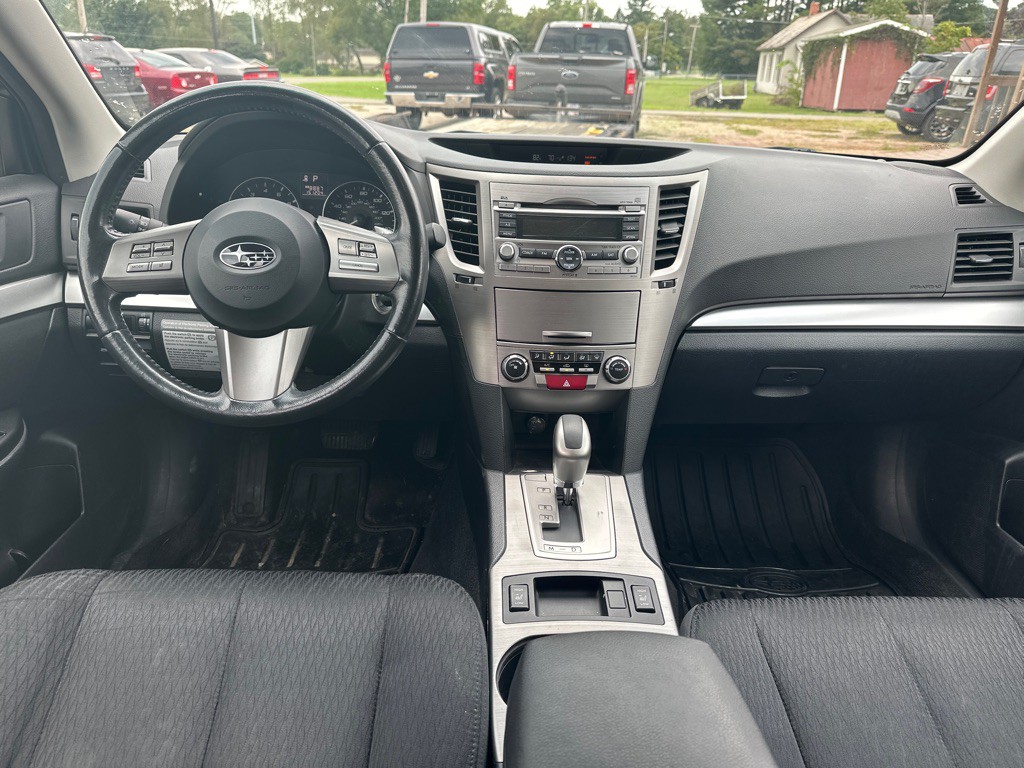 2011 Subaru Outback Image 8