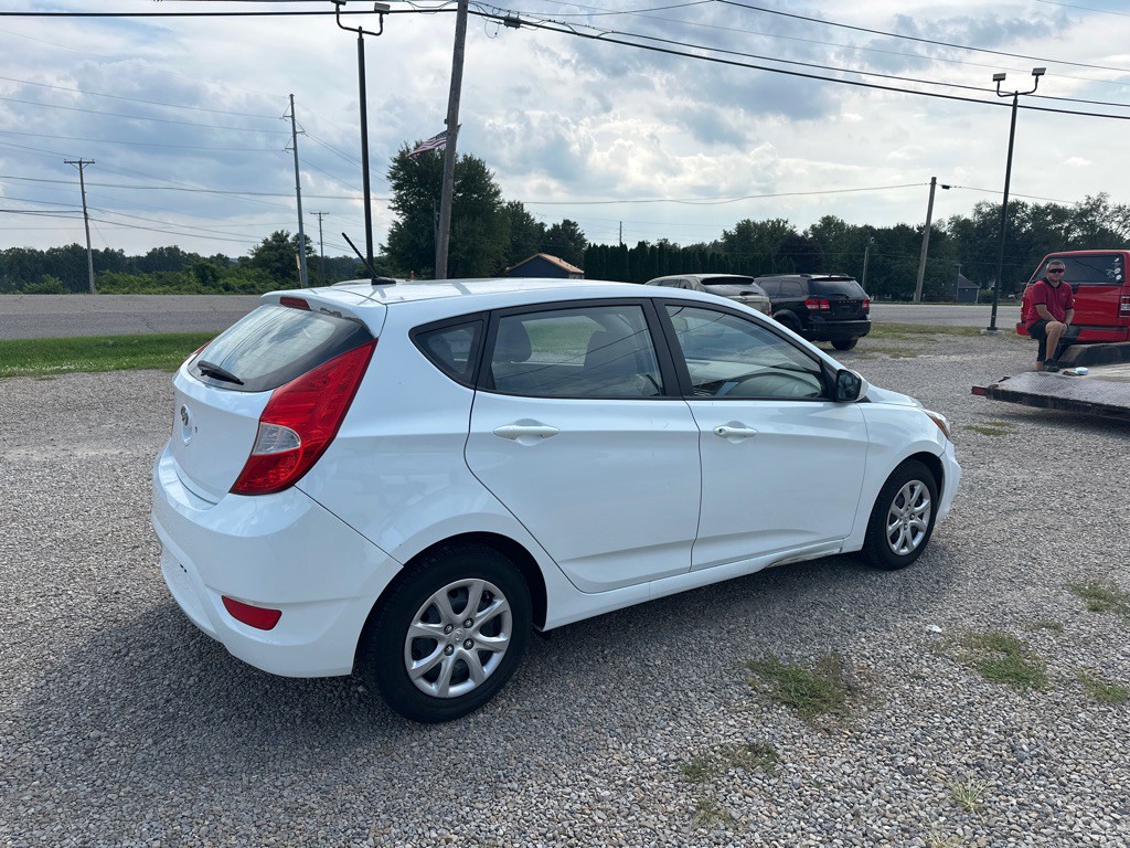 2014 Hyundai Accent Image 4