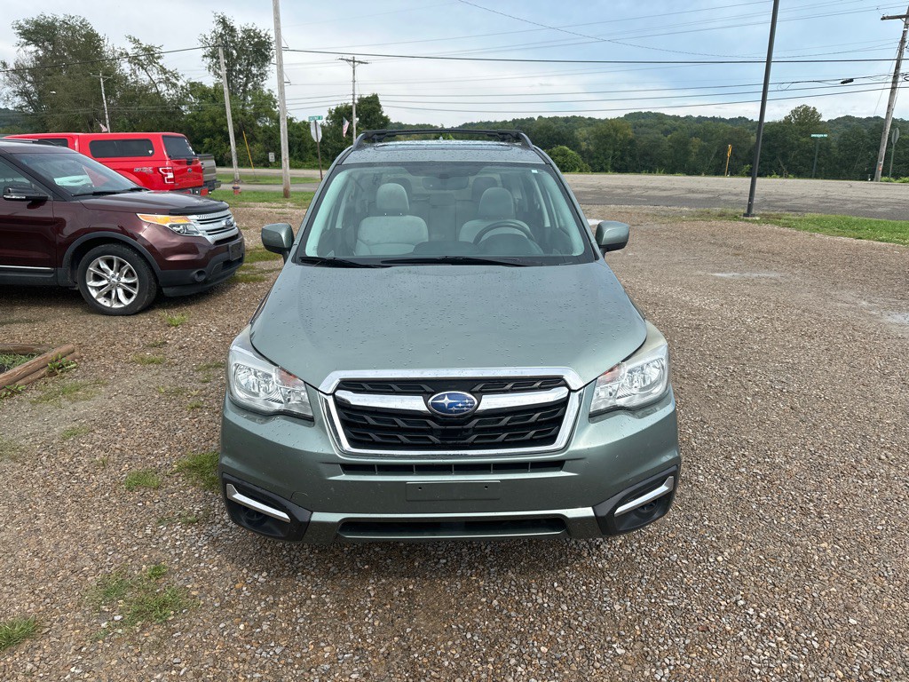 2017 Subaru Forester Image 2