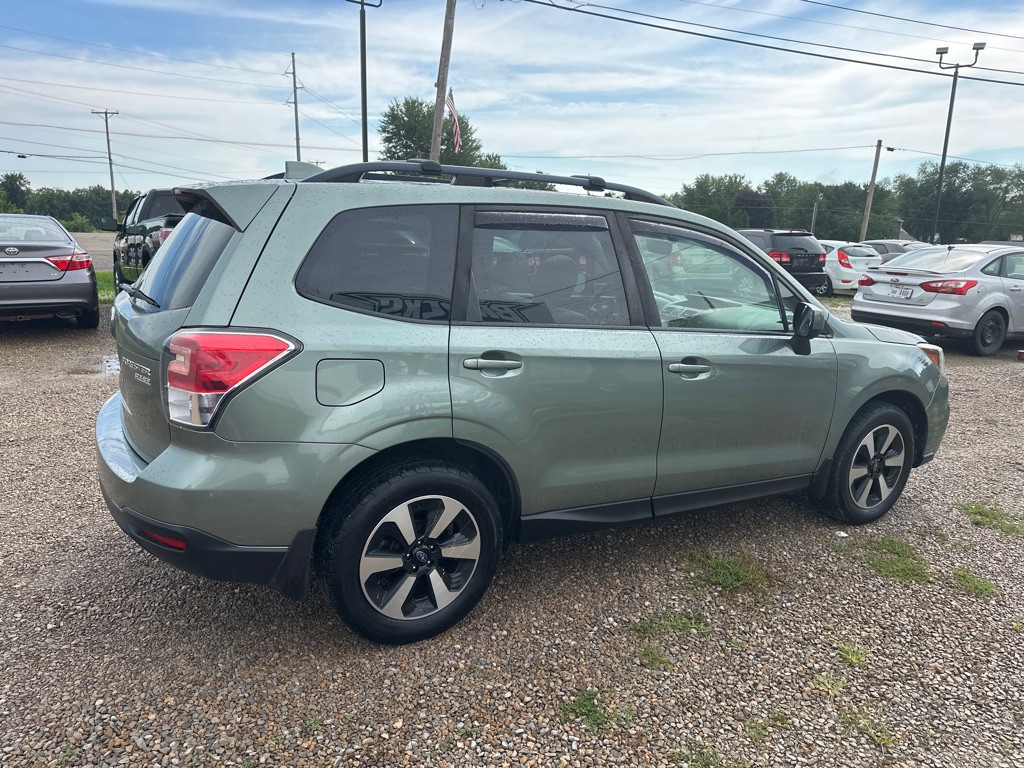 2017 Subaru Forester Image 4