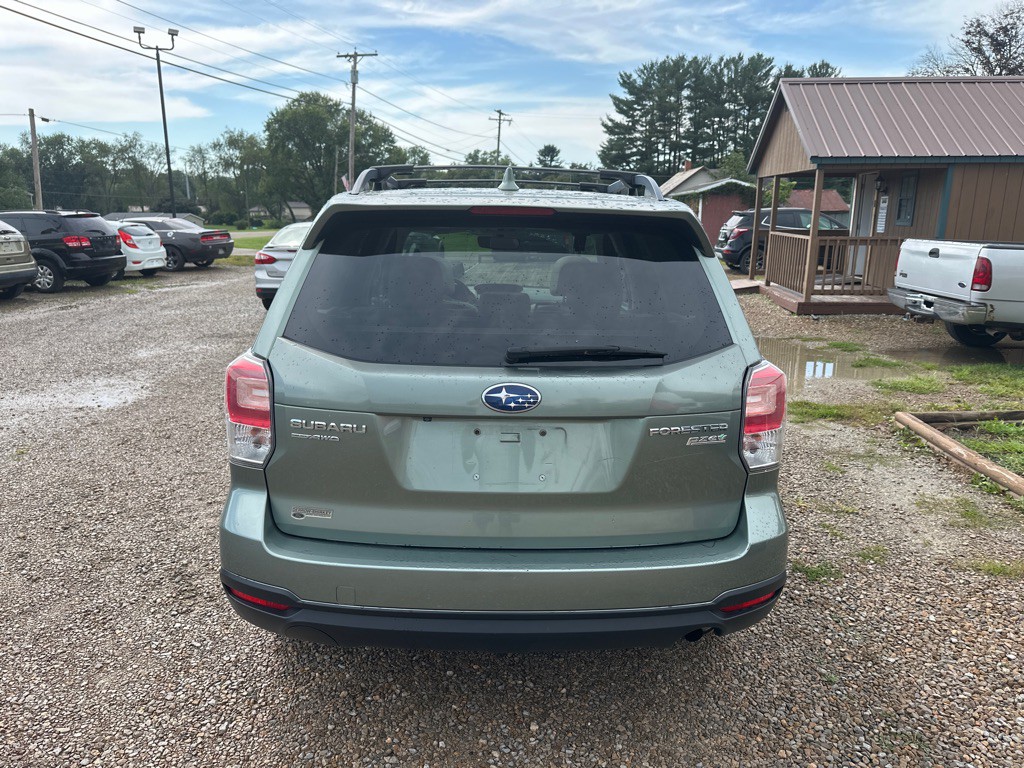 2017 Subaru Forester Image 5