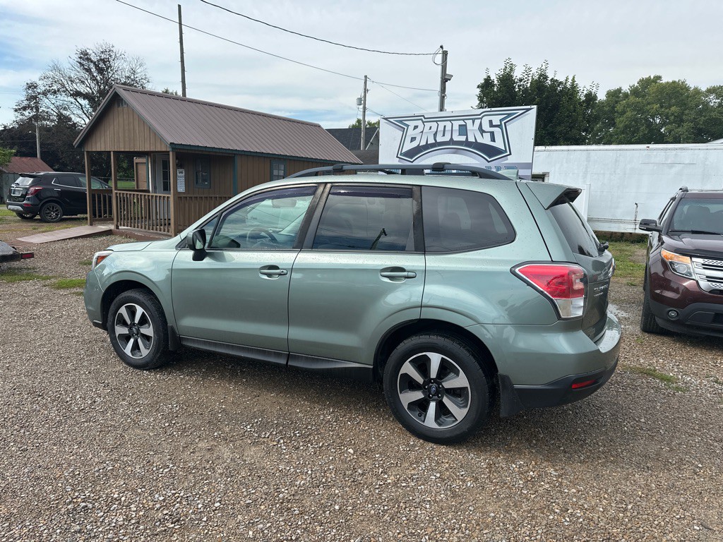 2017 Subaru Forester Image 6