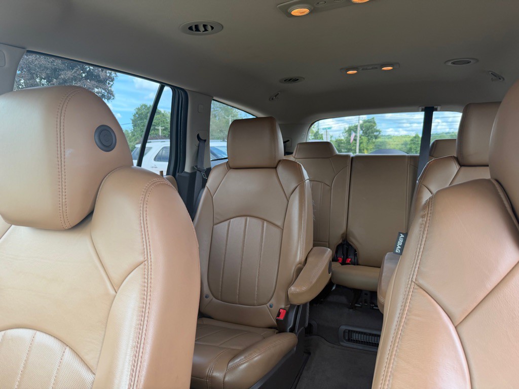 2015 Buick Enclave Image 9
