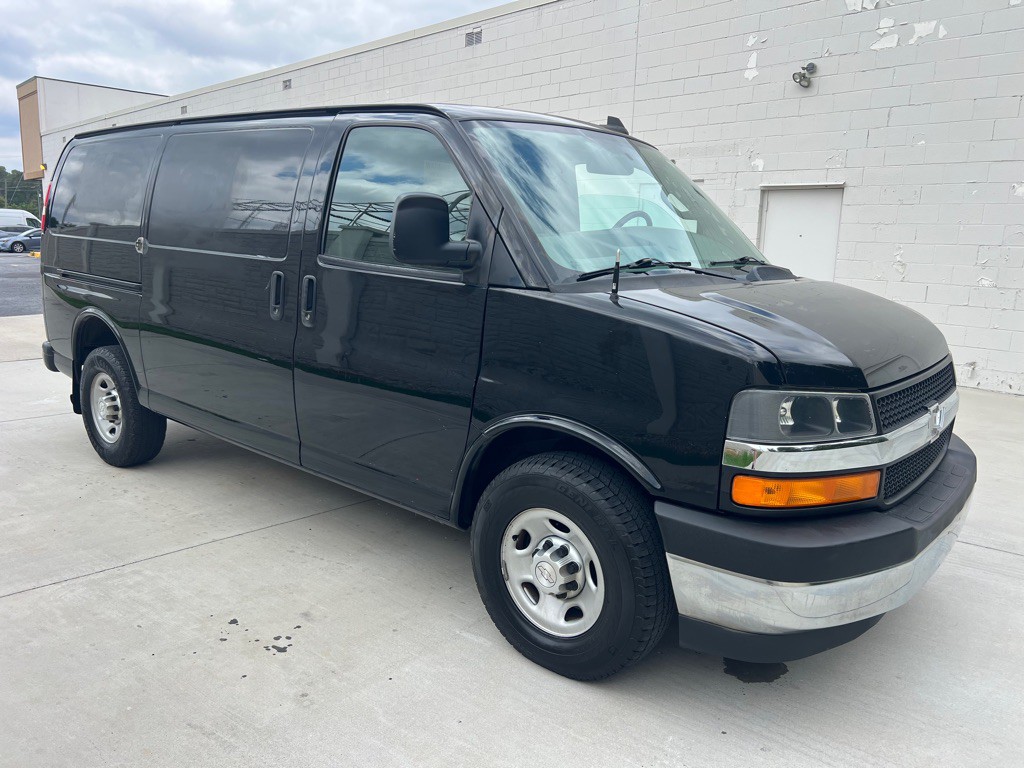 2017 Chevrolet Express Image 16