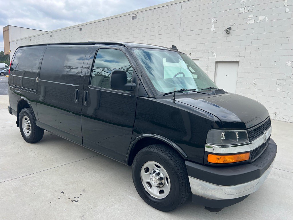 2017 Chevrolet Express Image 17