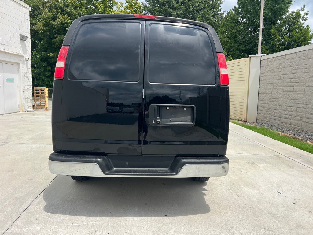 2017 Chevrolet Express Image 20
