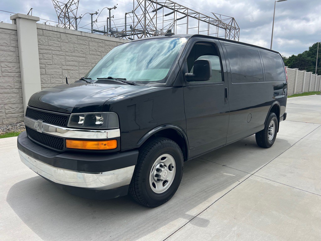 2017 Chevrolet Express Image 23
