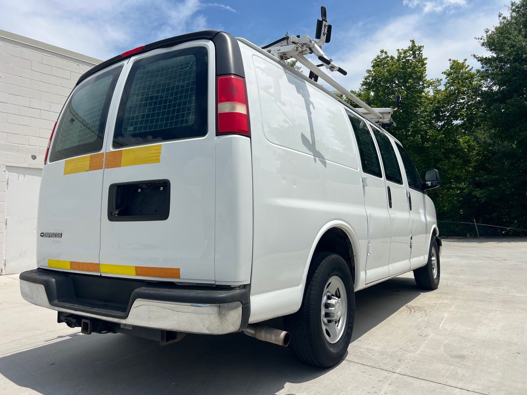 2014 Chevrolet Express Image 10