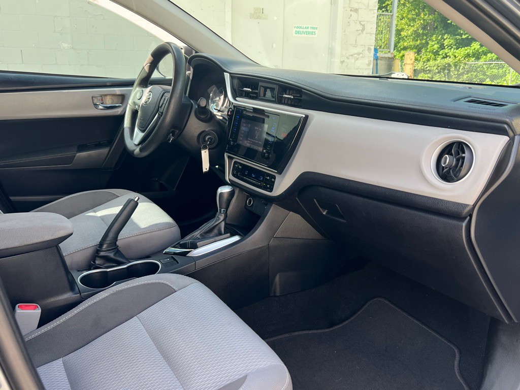 2018 Toyota Corolla Image 13