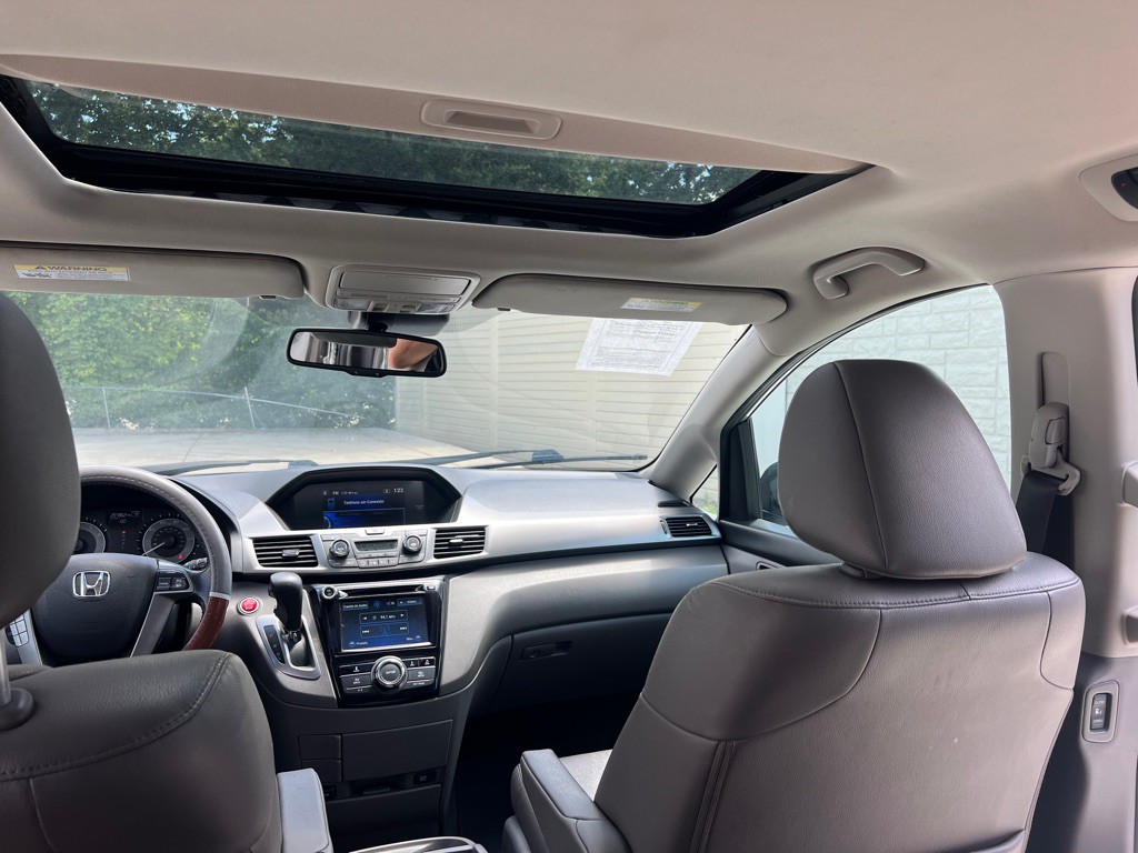 2017 Honda Odyssey Image 10