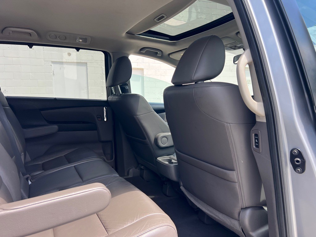2017 Honda Odyssey Image 14