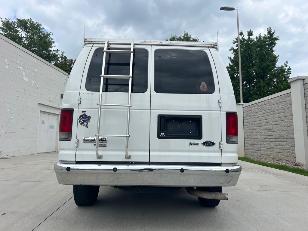 2011 Ford Econoline Image 4