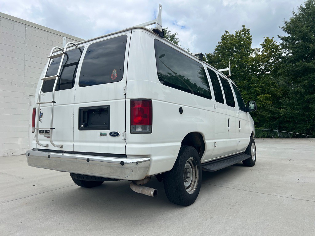 2011 Ford Econoline Image 5