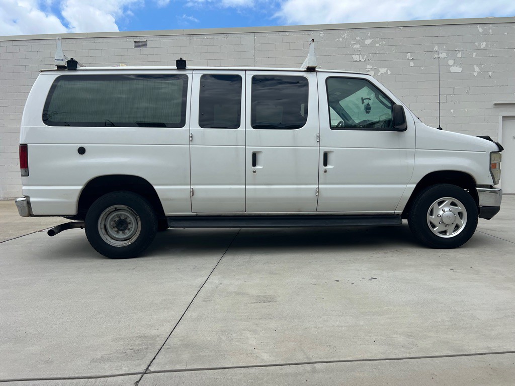 2011 Ford Econoline Image 6