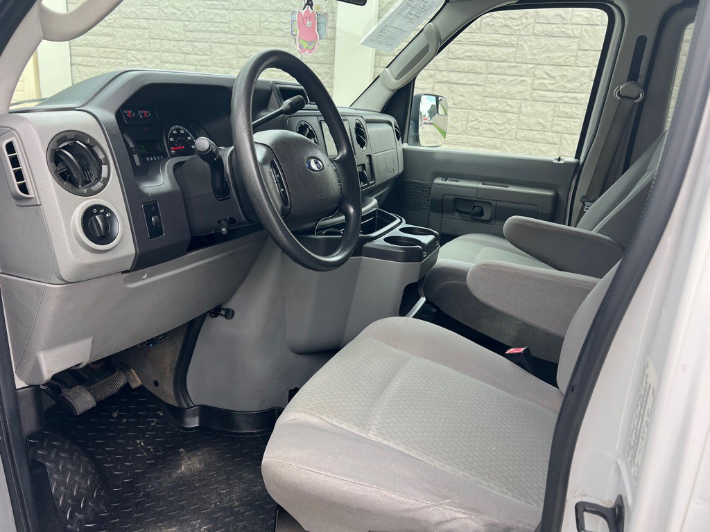 2011 Ford Econoline Image 10