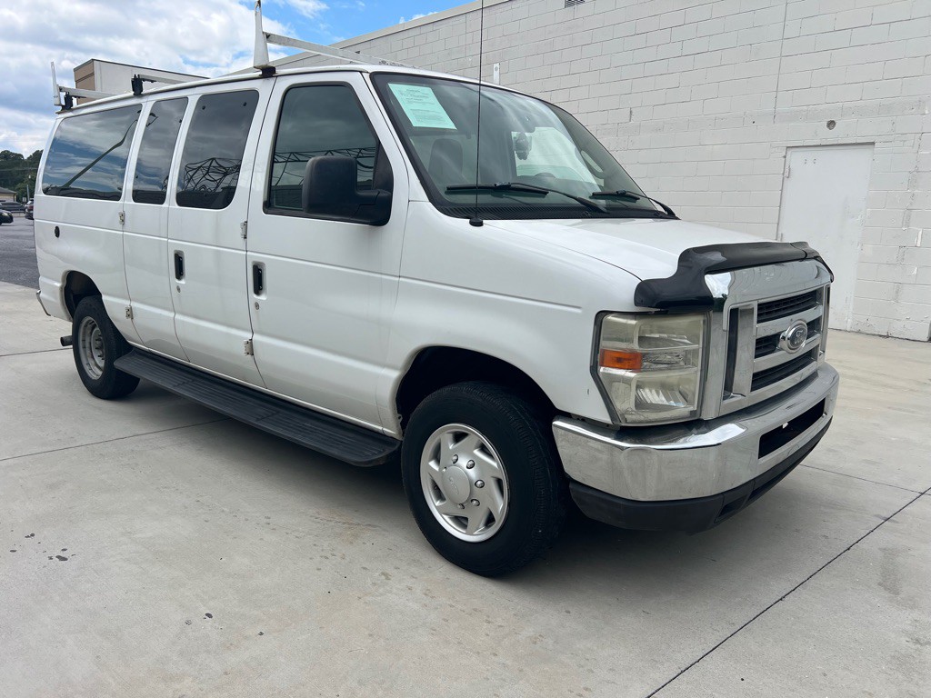2011 Ford Econoline Image 24