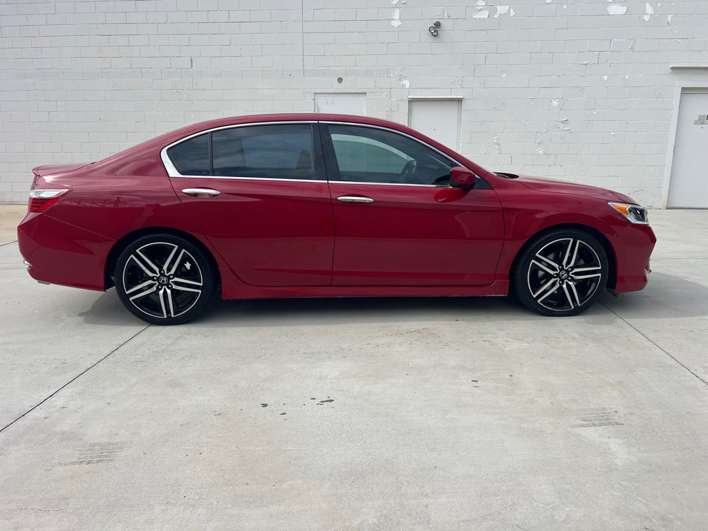 2017 Honda Accord Image 16