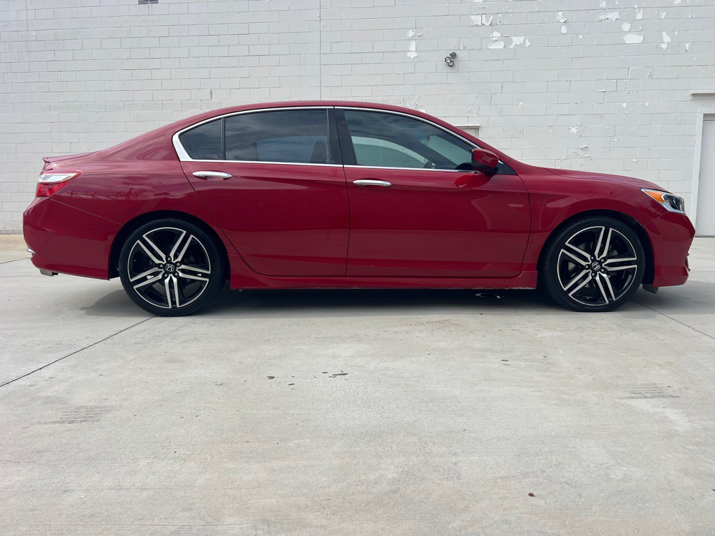 2017 Honda Accord Image 17