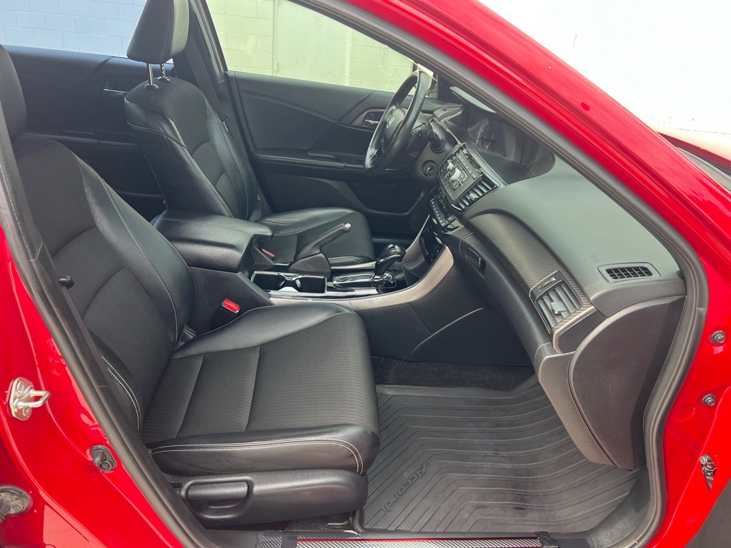 2017 Honda Accord Image 20