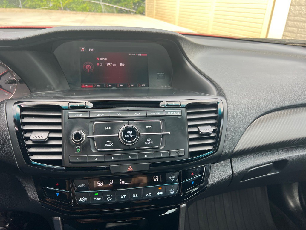 2017 Honda Accord Image 22