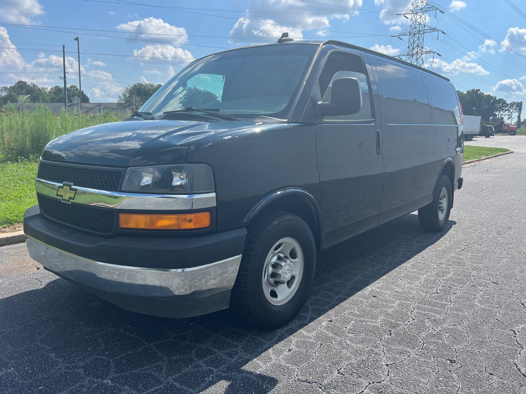 2017 Chevrolet Express Image 2