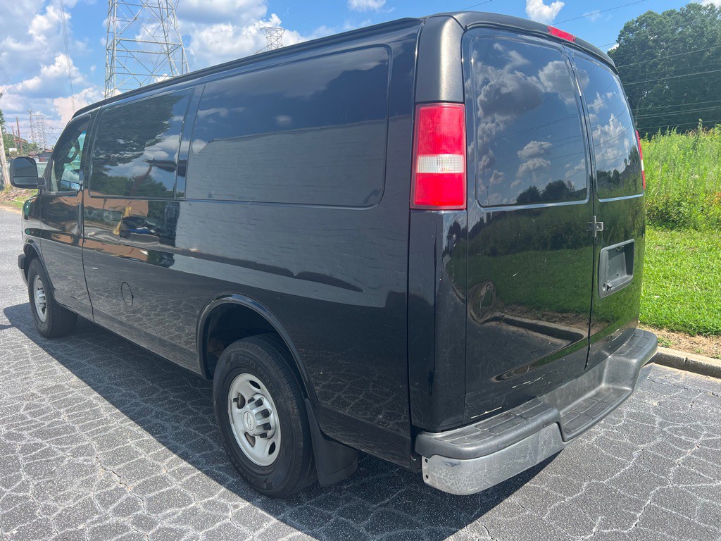 2017 Chevrolet Express Image 4