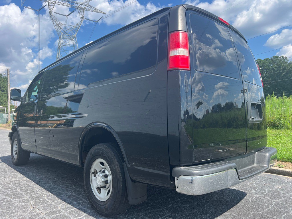 2017 Chevrolet Express Image 5