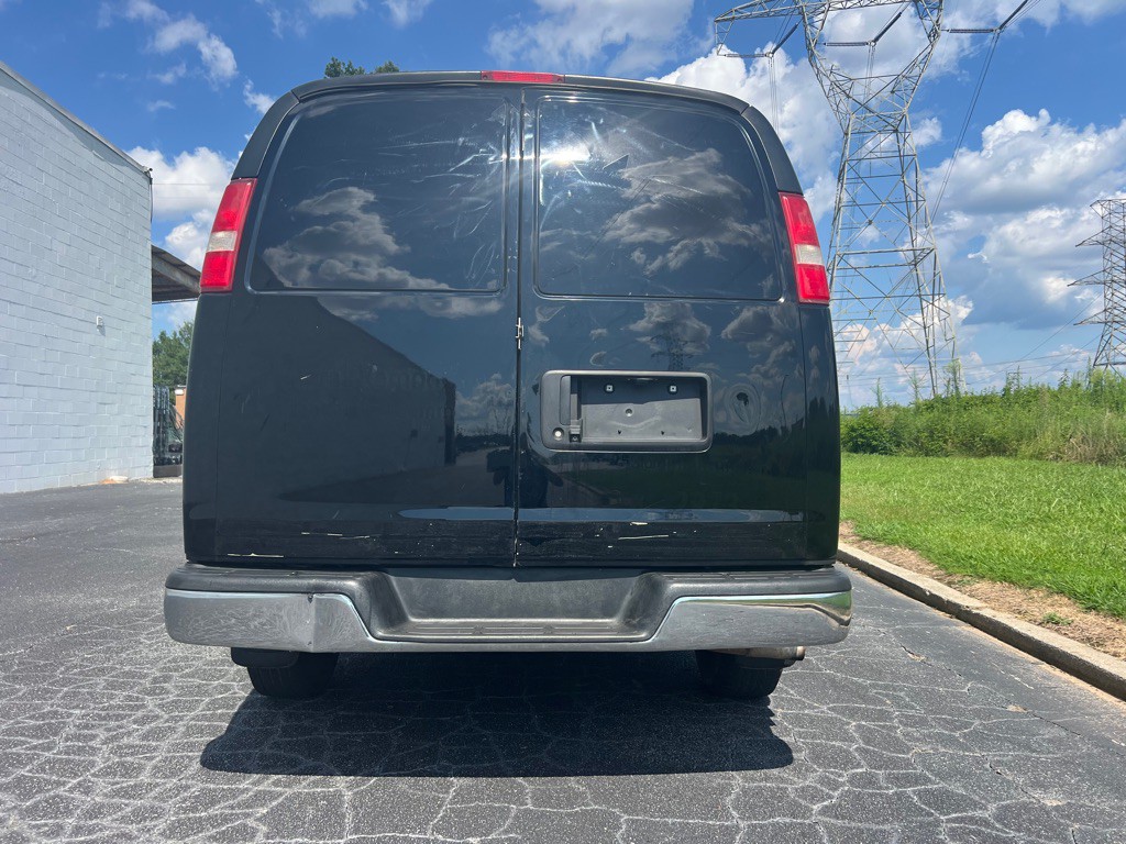 2017 Chevrolet Express Image 7