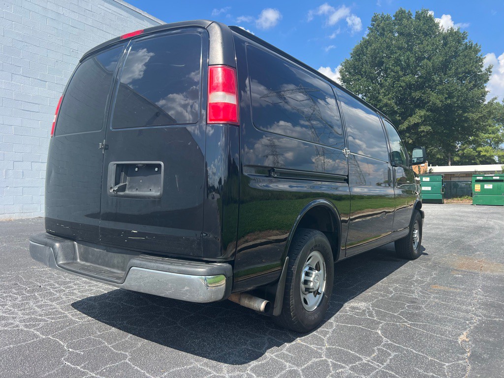 2017 Chevrolet Express Image 9